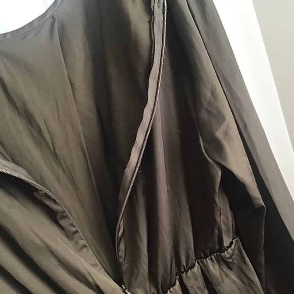 Gorgeous vintage  army green satiny jumpsuit 80’s perfect condition! - Picture 5 of 8